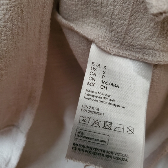 H&M Cropped Tie Front Dolman Sweater Top - Picture 7 of 7